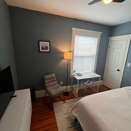 Cozy Private Room Fully Furnished In Boston